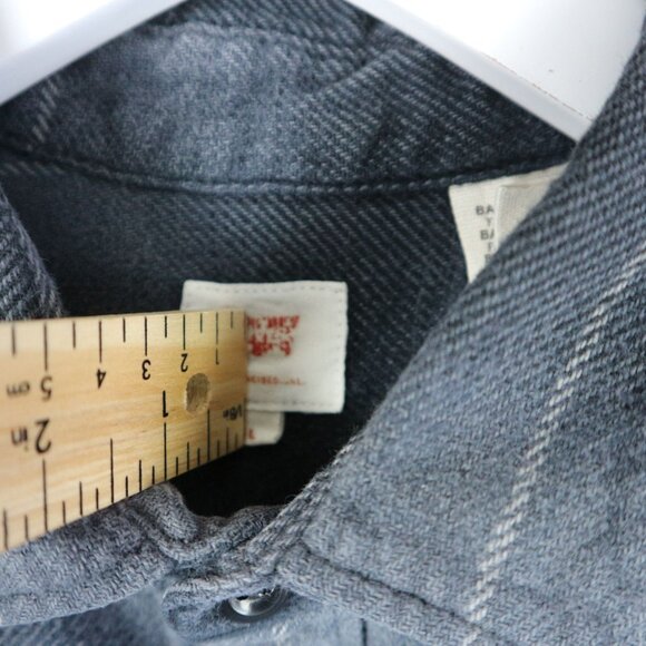 Levi's Checkered Flannel Shirt - Picture 4 of 8